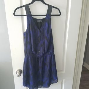 Super cute n sexy Guess size S blue printed dress